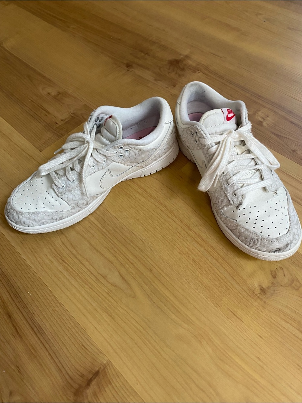 Nike Air Force 1, white floral design, W9